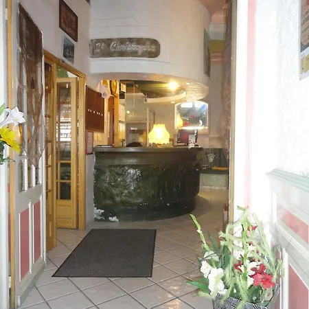 Hotel-restaurant Le Saint Christophe Hotel 2*