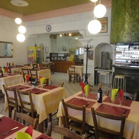 Hotel-restaurant Le Saint Christophe Hotel 2*